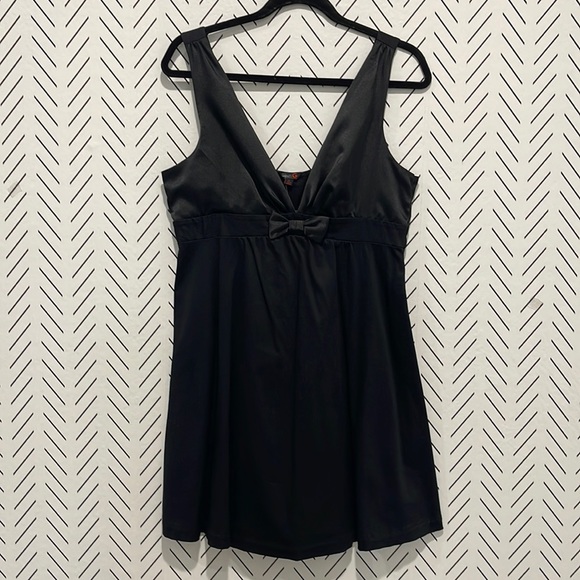 Guess Satin Little black dress, Deep V Neckline, Size L, Cocktails, Party, Date. - Picture 1 of 7
